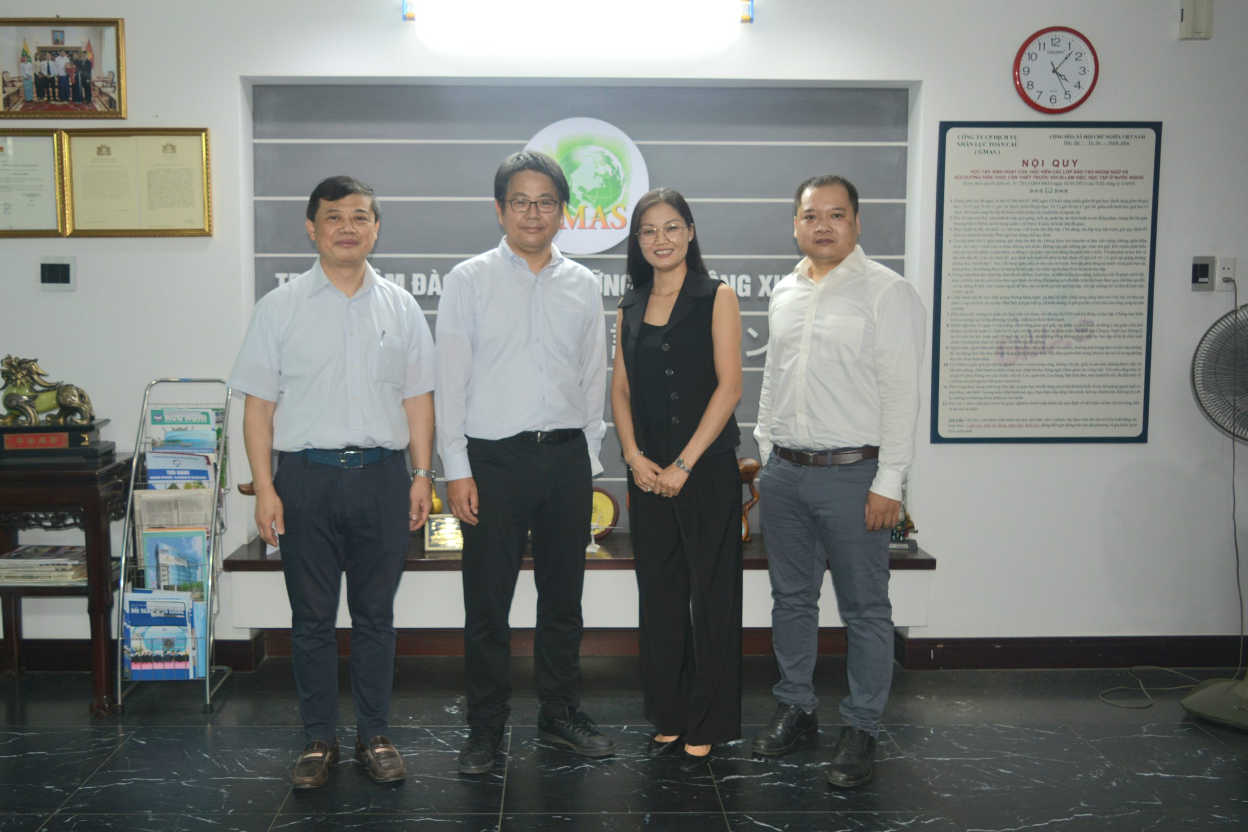 Đại diện ban giám đốc công ty đến từ Nhật Bản ghé thăm công ty Gmas Đại diện ban giám đốc công ty đến từ Nhật Bản ghé thăm công ty Gmas