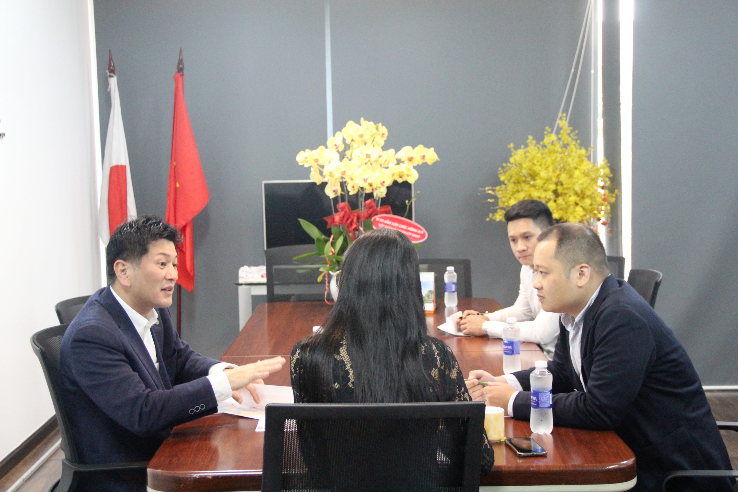 Trao đổi bàn bạc cùng TGĐ GMAS trước khi tiến hành phỏng vấn